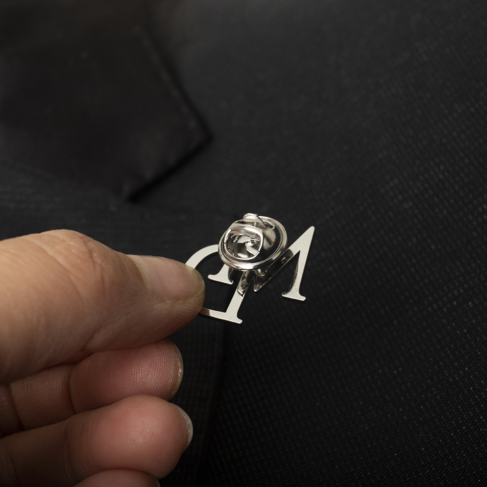 Брошь Tangula с инициалами на  – обзор и цена Tuxedo Lapel Pin